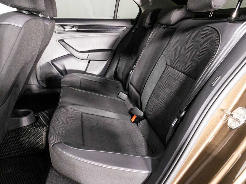 Купить Volkswagen Polo с пробегом. Фото: #9