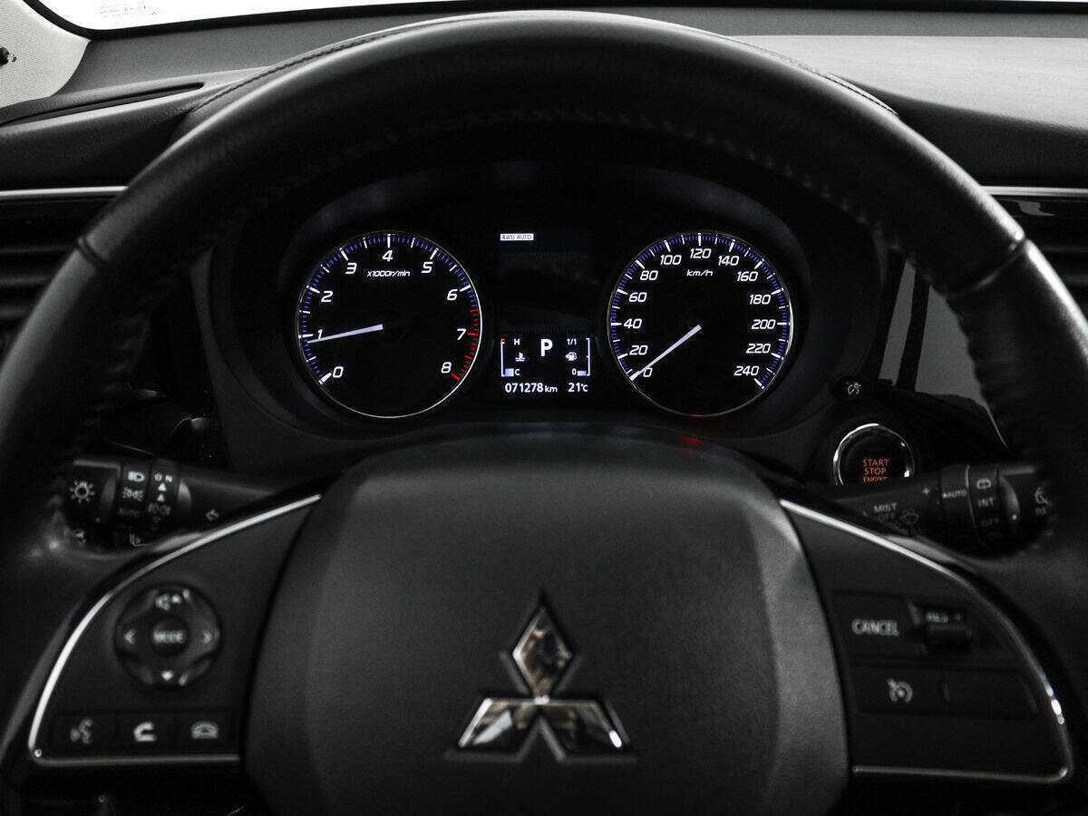 Купить Mitsubishi Outlander с пробегом. Фото: #14