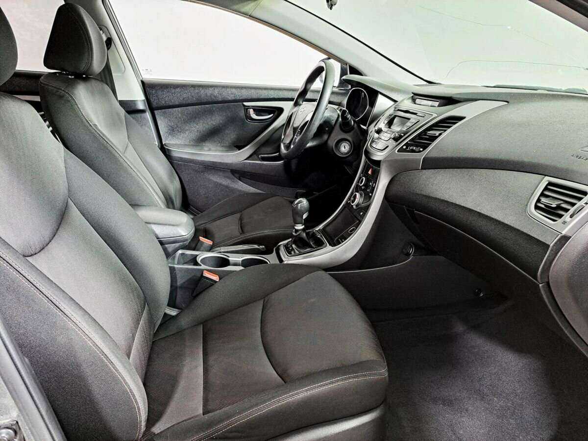 Купить Hyundai Elantra с пробегом. Фото: #10