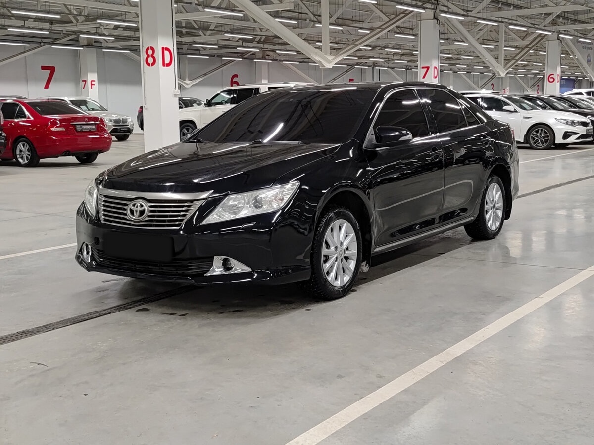 Купить Toyota Camry с пробегом. Посмотреть фото