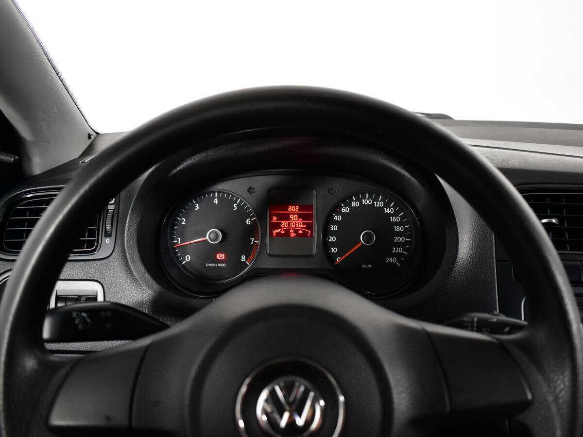 Купить Volkswagen Polo с пробегом. Фото: #10
