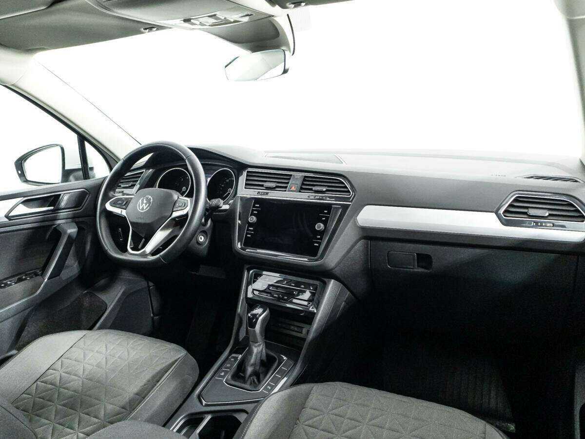 Купить Volkswagen Tiguan с пробегом. Фото: #8