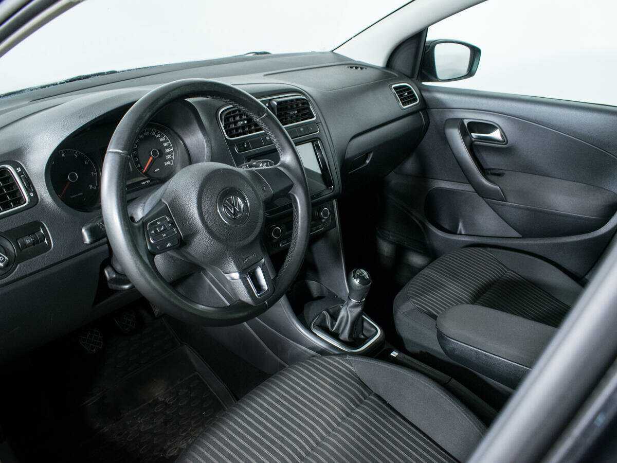 Купить Volkswagen Polo с пробегом. Фото: #12