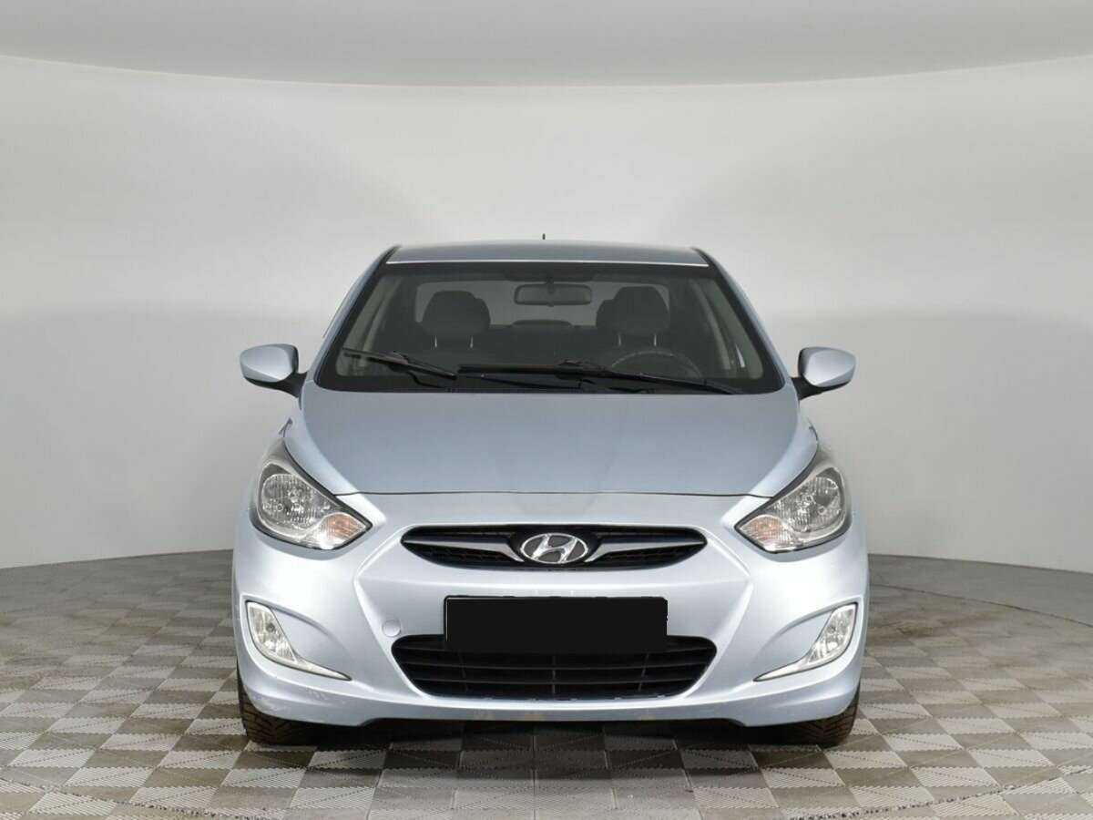 Купить Hyundai Solaris с пробегом. Фото: #2
