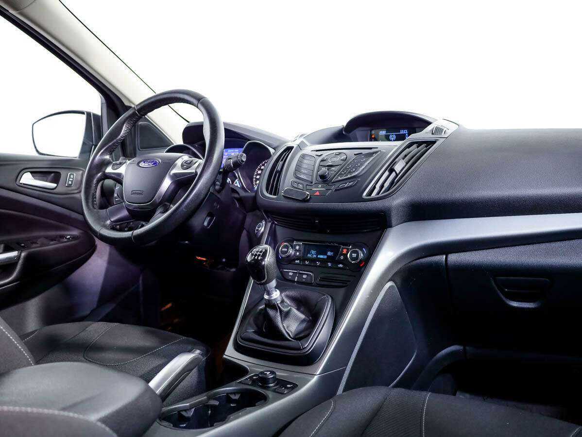 Купить Ford Kuga с пробегом. Фото: #6