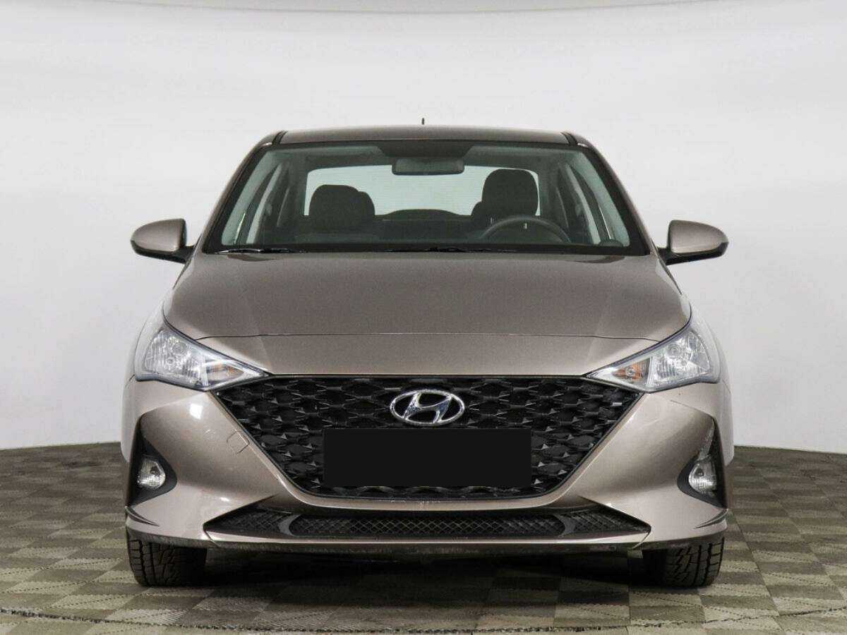 Купить Hyundai Solaris с пробегом. Фото: #1