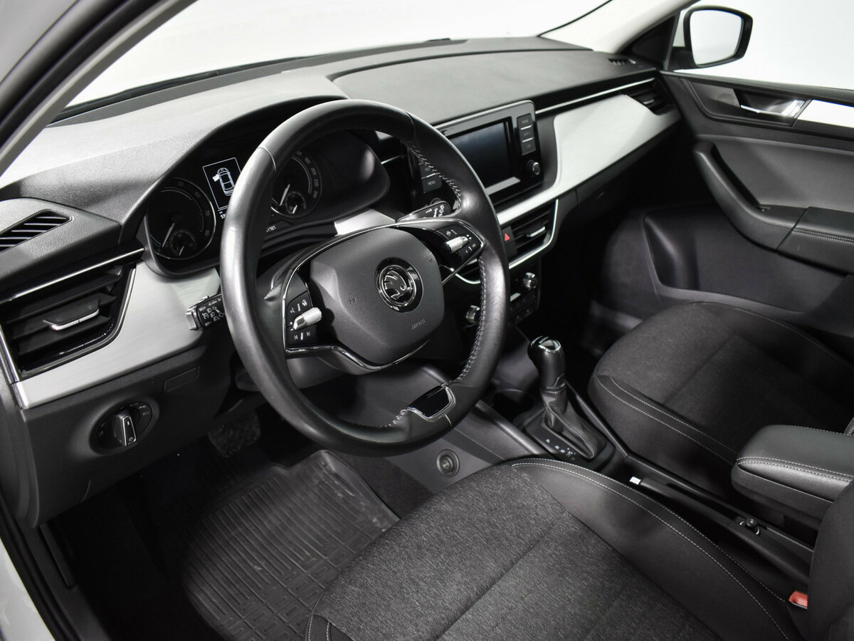 Купить Skoda Rapid с пробегом. Фото: #8