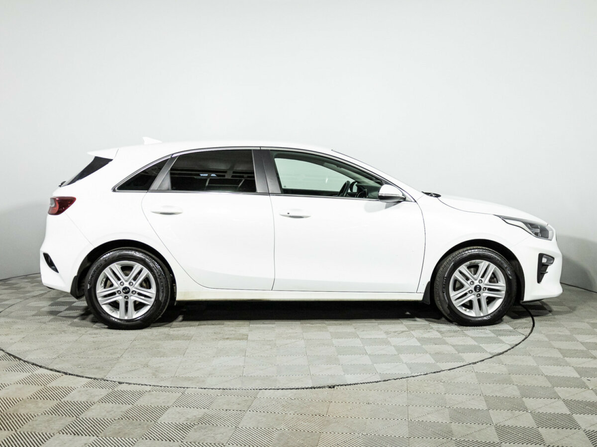 Купить Kia Ceed с пробегом. Фото: #3