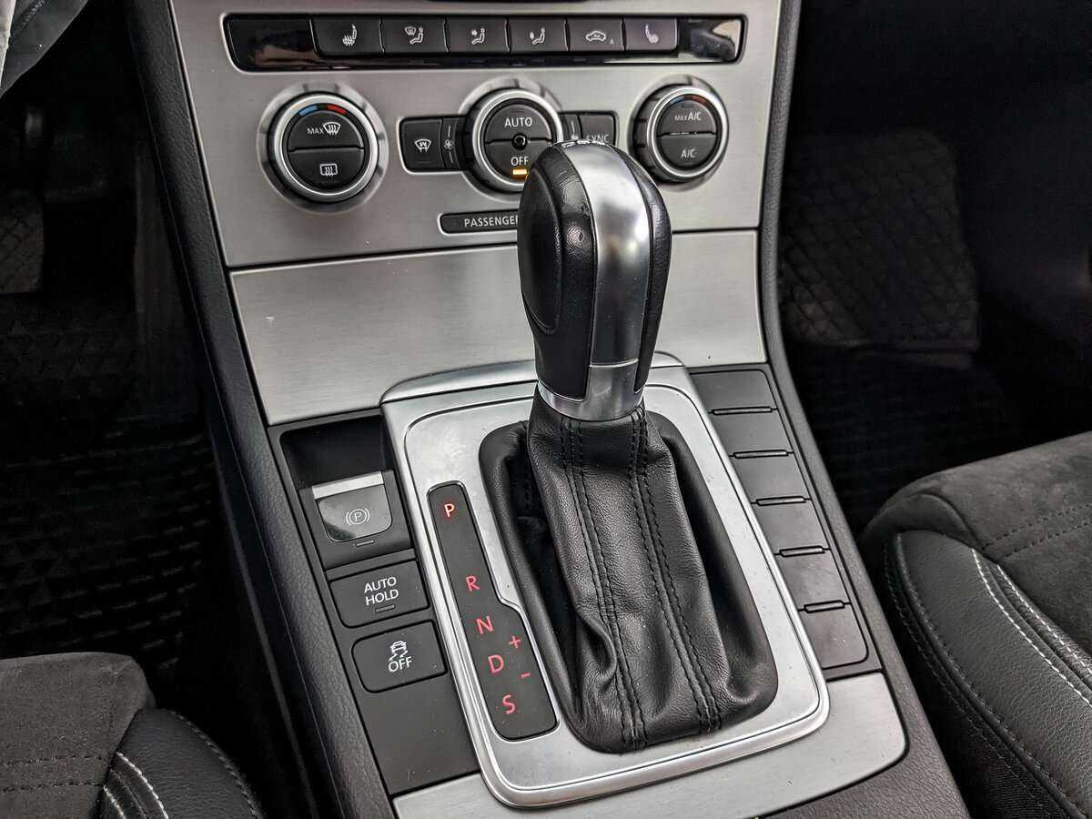 Купить Volkswagen Passat CC с пробегом. Фото: #22