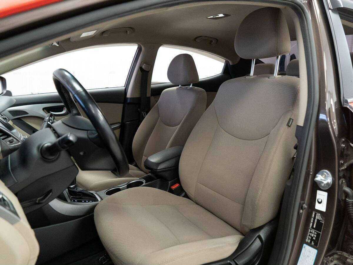 Купить Hyundai Elantra с пробегом. Фото: #5