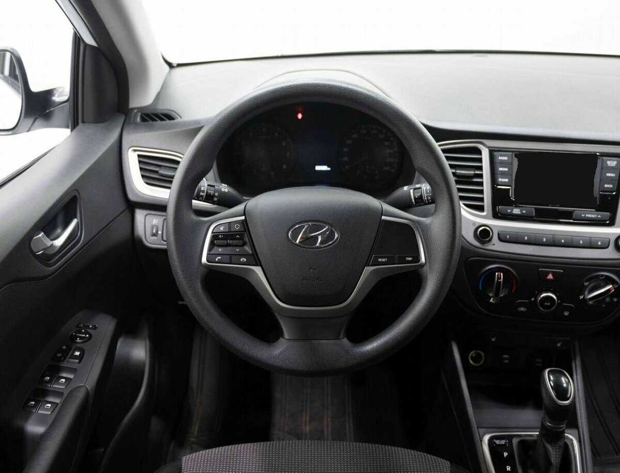 Купить Hyundai Solaris с пробегом. Фото: #13
