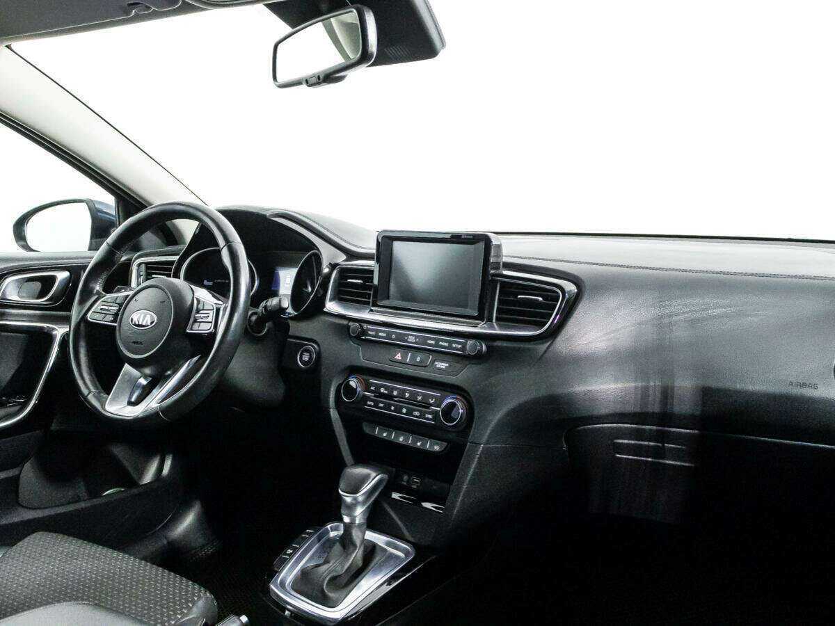 Купить Kia Ceed с пробегом. Фото: #8