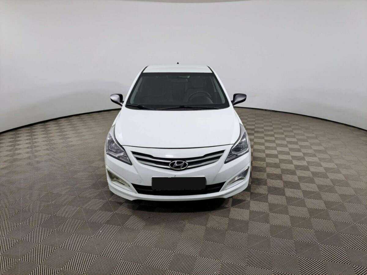 Купить Hyundai Solaris с пробегом. Фото: #1