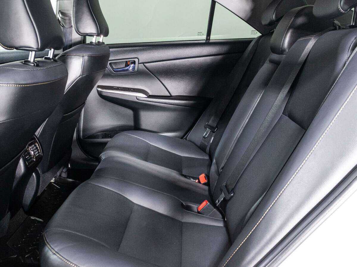 Купить Toyota Camry с пробегом. Фото: #9
