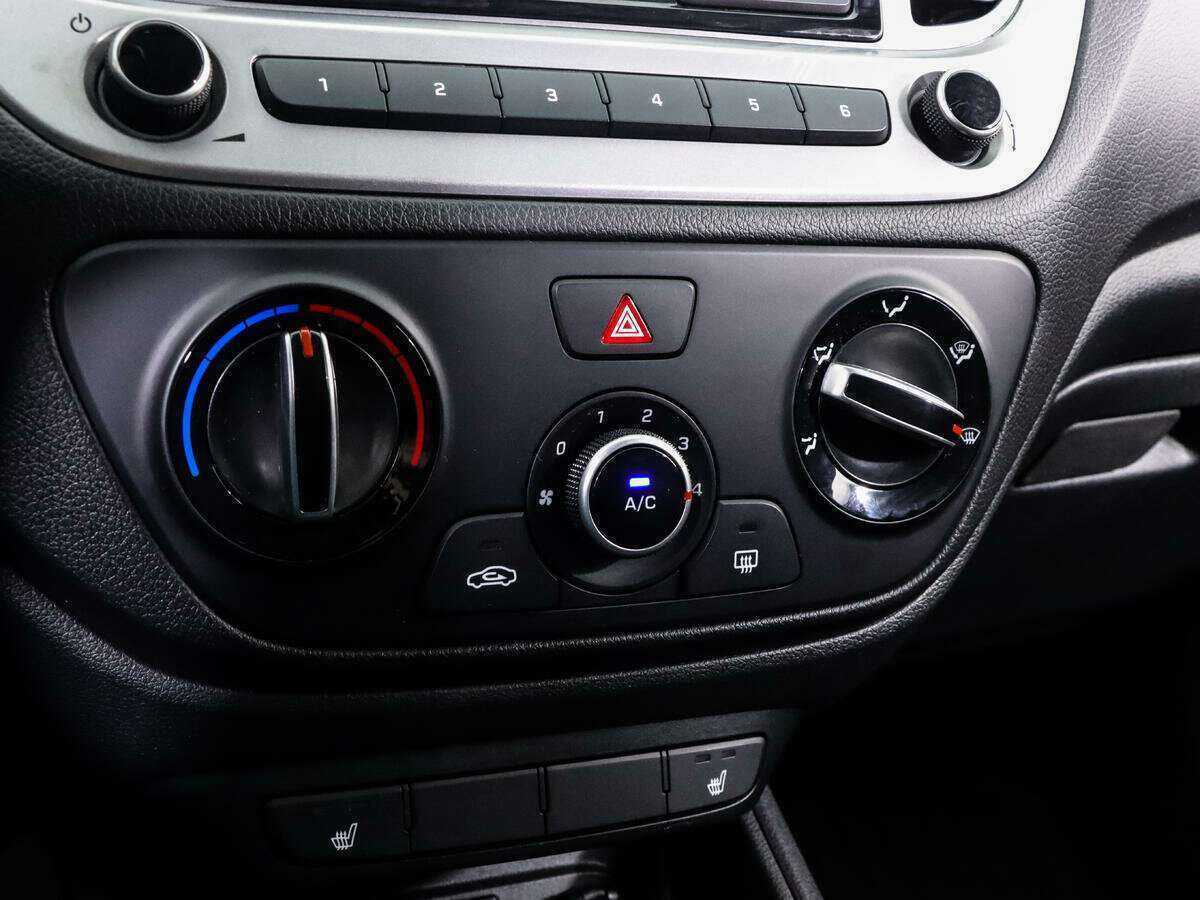 Купить Hyundai Solaris с пробегом. Фото: #15