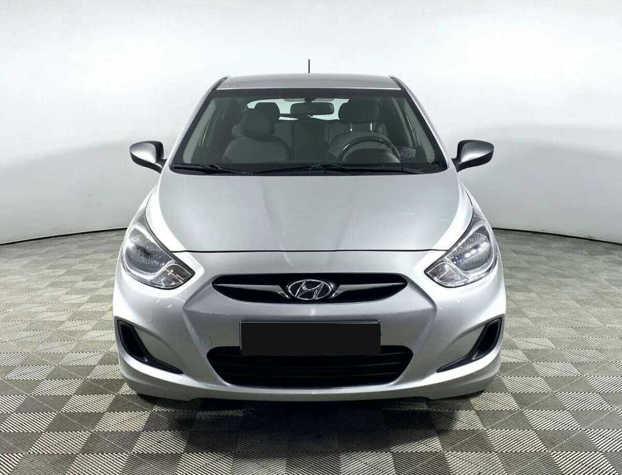 Купить Hyundai Solaris с пробегом. Фото: #1