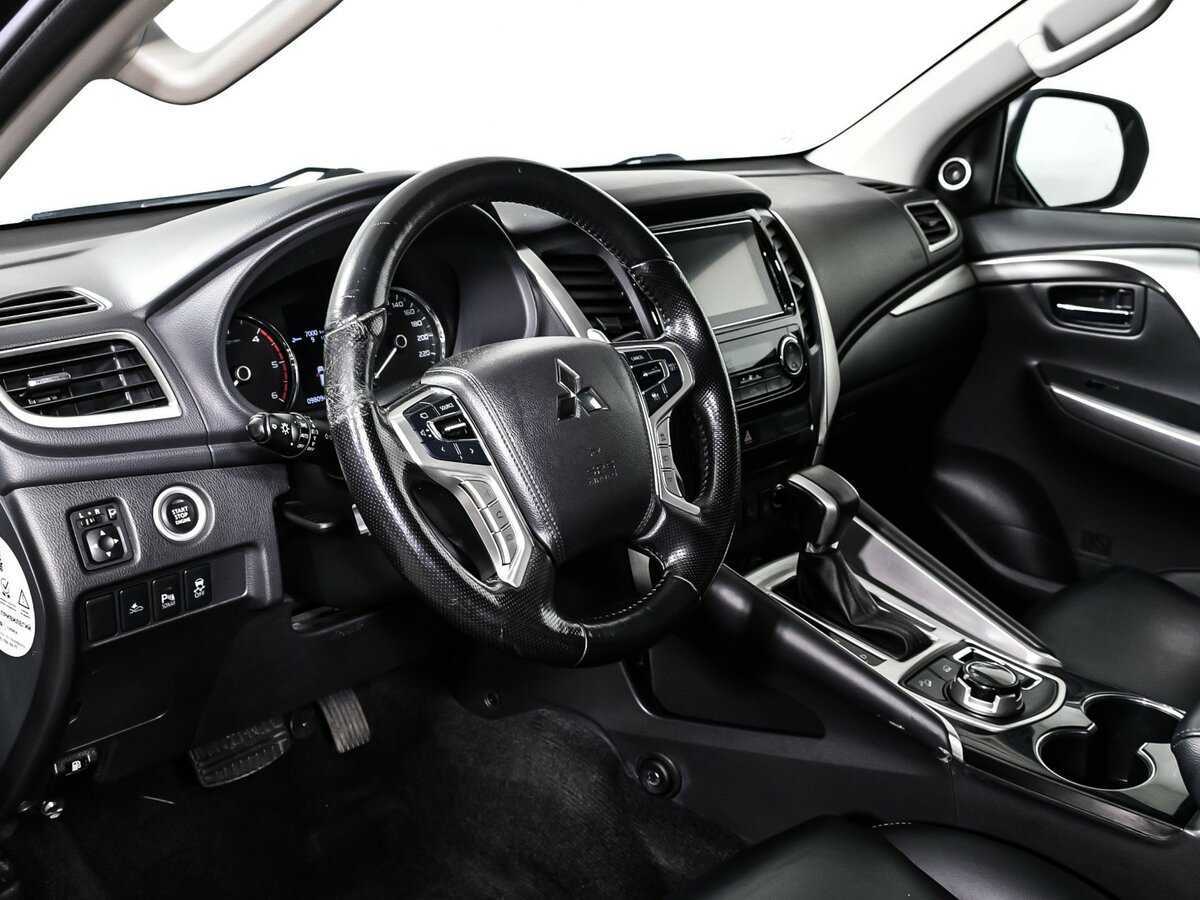 Купить Mitsubishi Pajero Sport с пробегом. Фото: #12