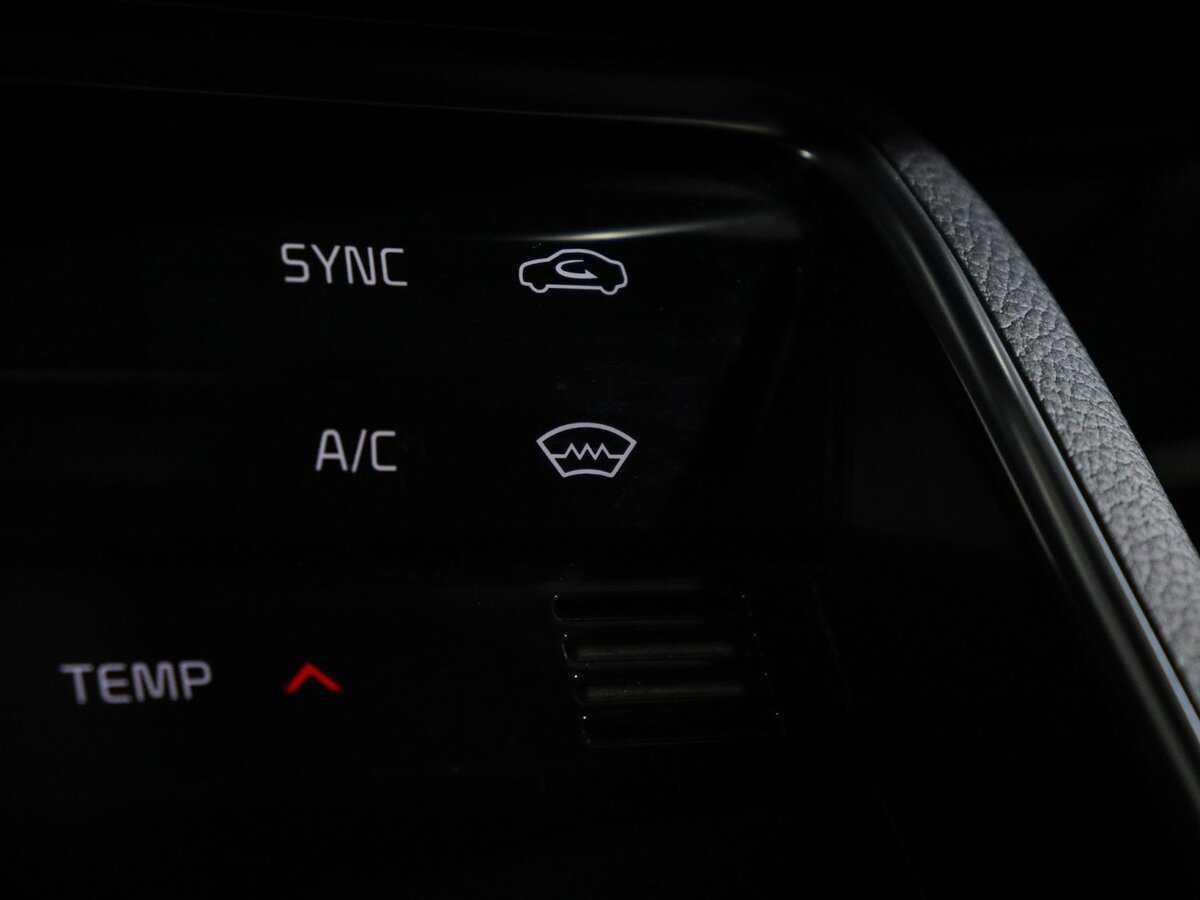 Купить Kia K5 с пробегом. Фото: #28