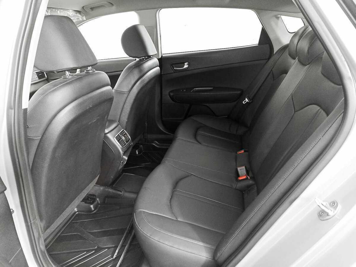 Купить Kia K5 с пробегом. Фото: #9