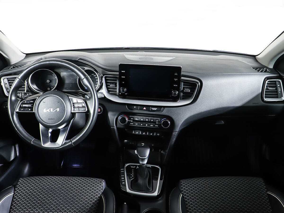 Купить Kia Ceed с пробегом. Фото: #10