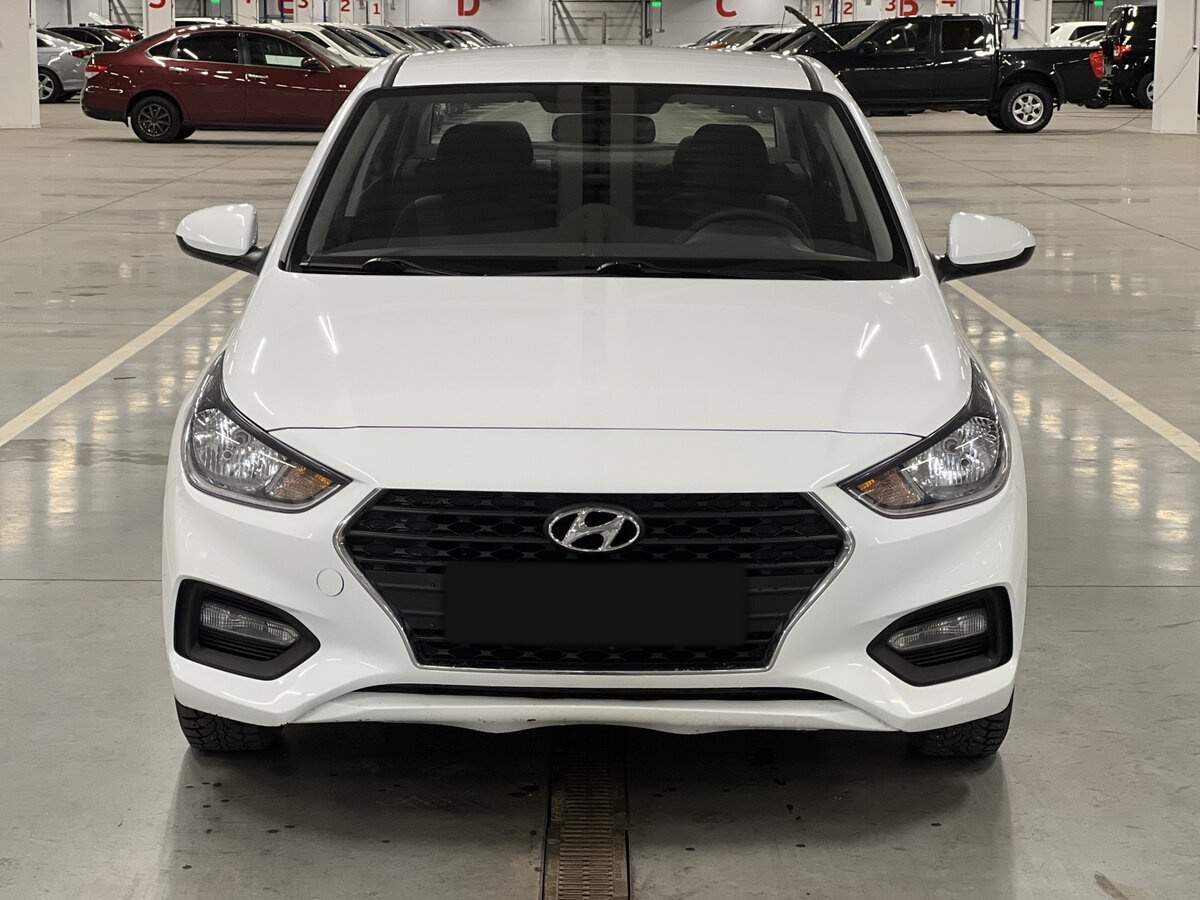 Купить Hyundai Solaris с пробегом. Фото: #1