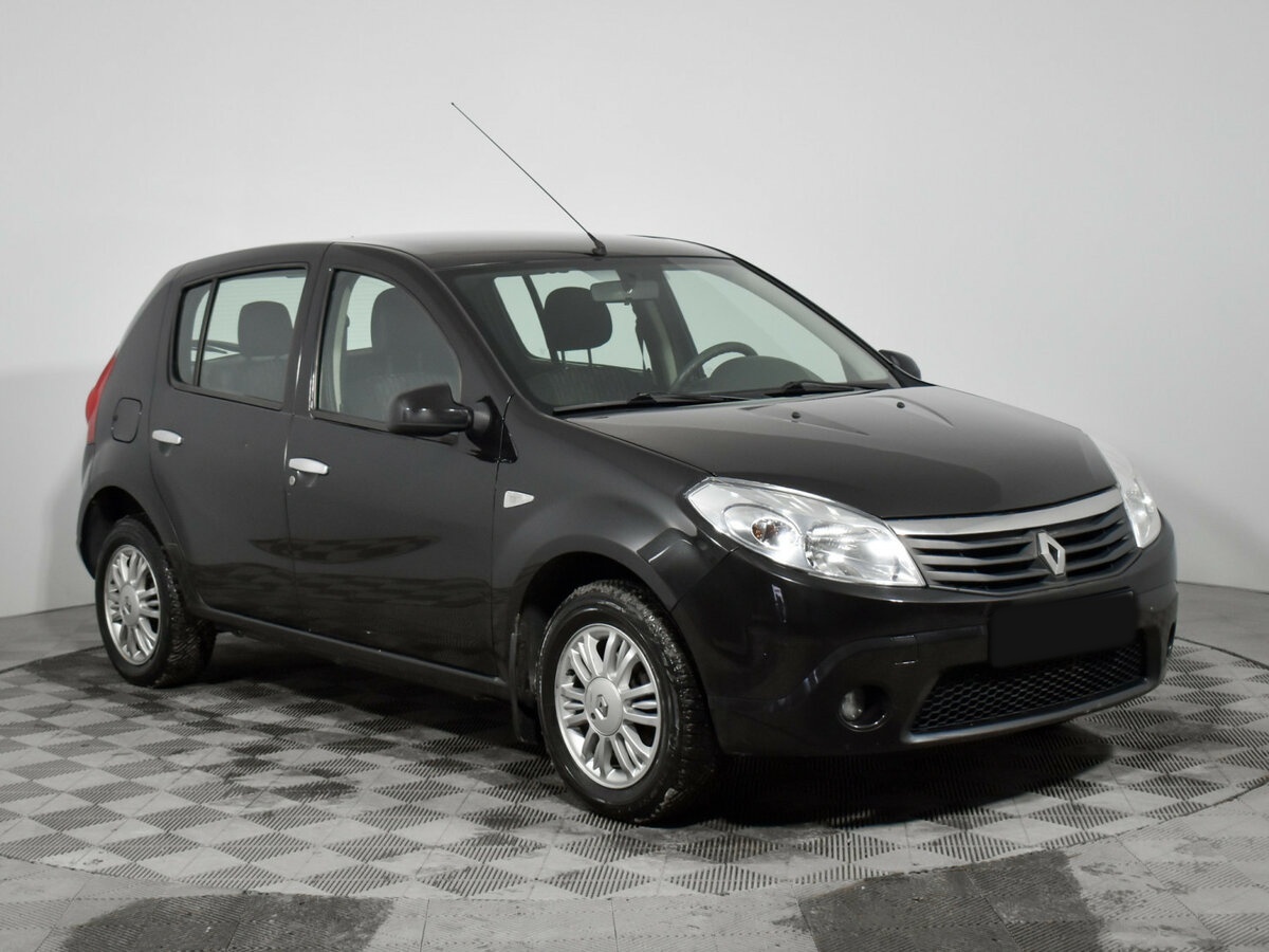 Купить Renault Sandero с пробегом. Фото: #2