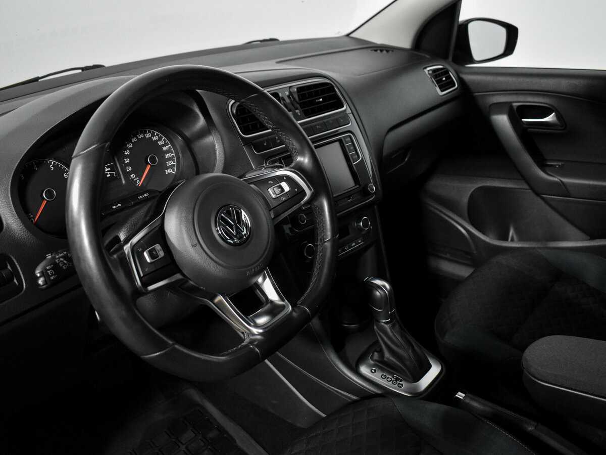Купить Volkswagen Polo с пробегом. Фото: #8