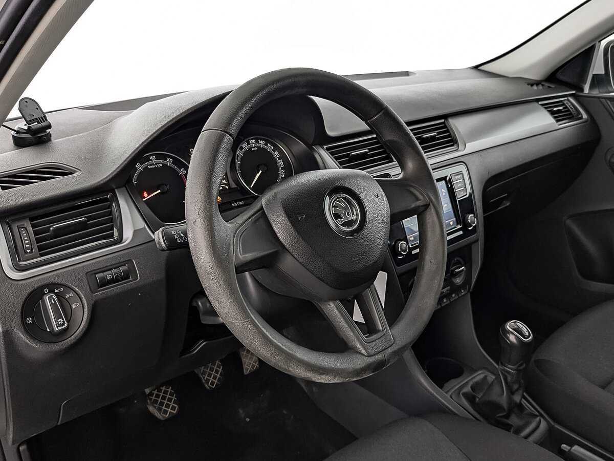 Купить Skoda Rapid с пробегом. Фото: #14