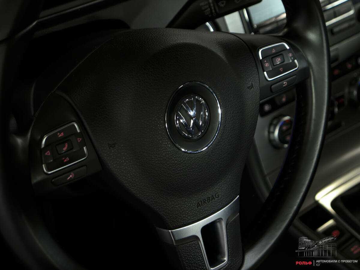 Купить Volkswagen Passat с пробегом. Фото: #10
