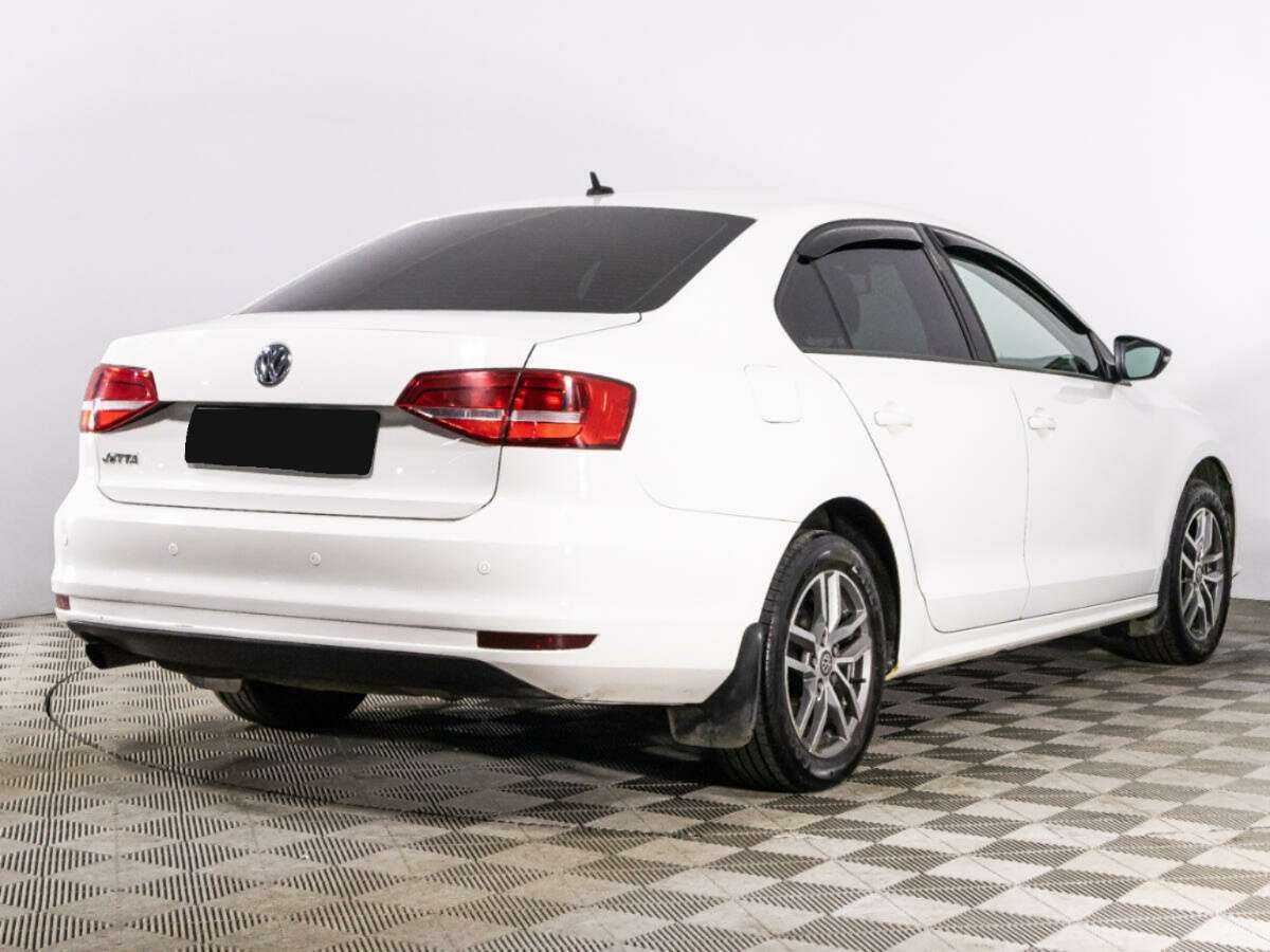 Купить Volkswagen Jetta с пробегом. Фото: #4