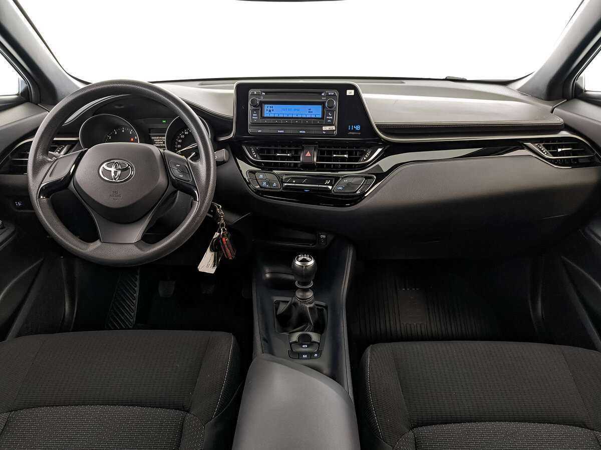 Купить Toyota C-HR с пробегом. Фото: #8