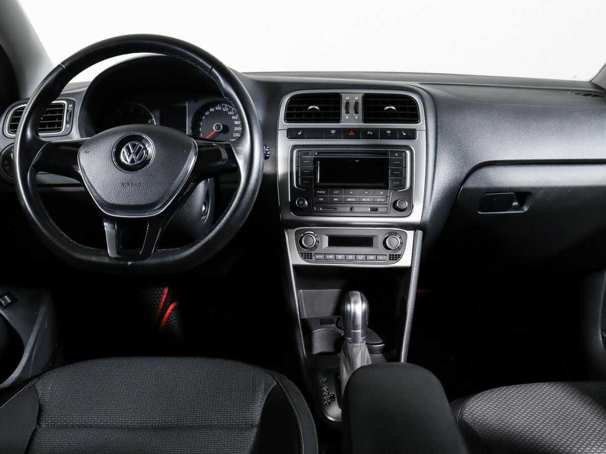Купить Volkswagen Polo с пробегом. Фото: #11