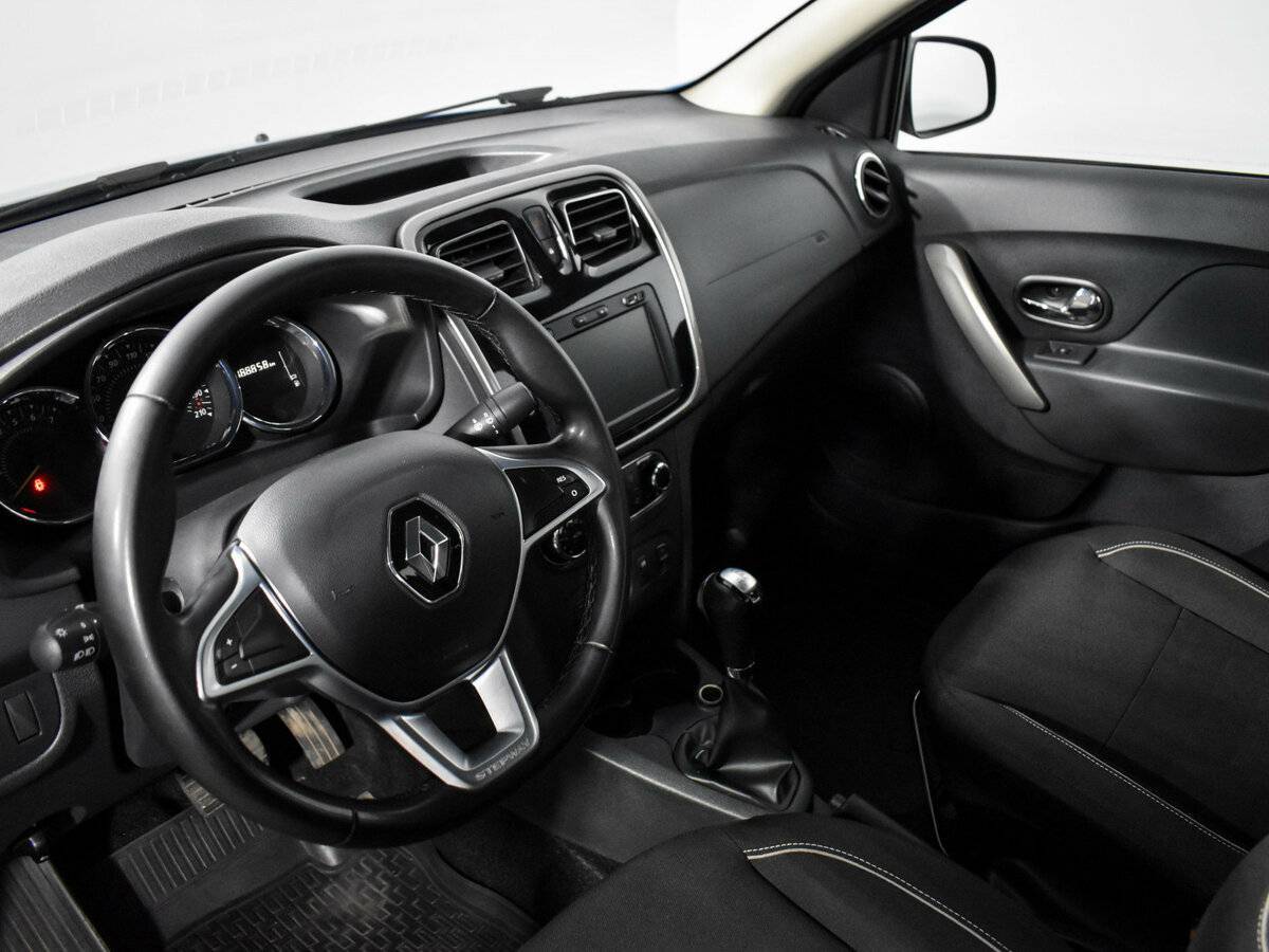 Купить Renault Logan с пробегом. Фото: #7