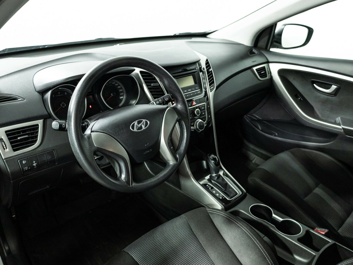 Купить Hyundai i30 с пробегом. Фото: #10