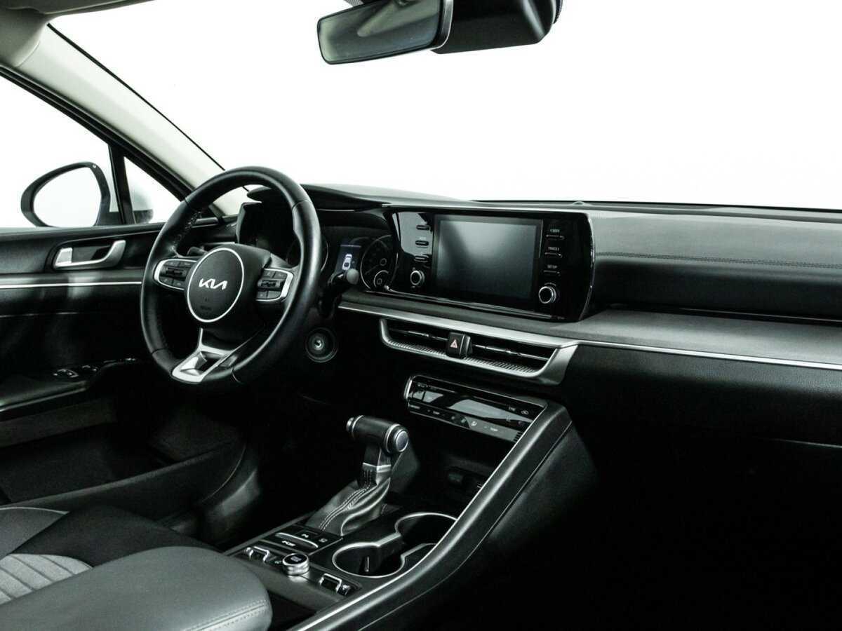 Купить Kia K5 с пробегом. Фото: #8