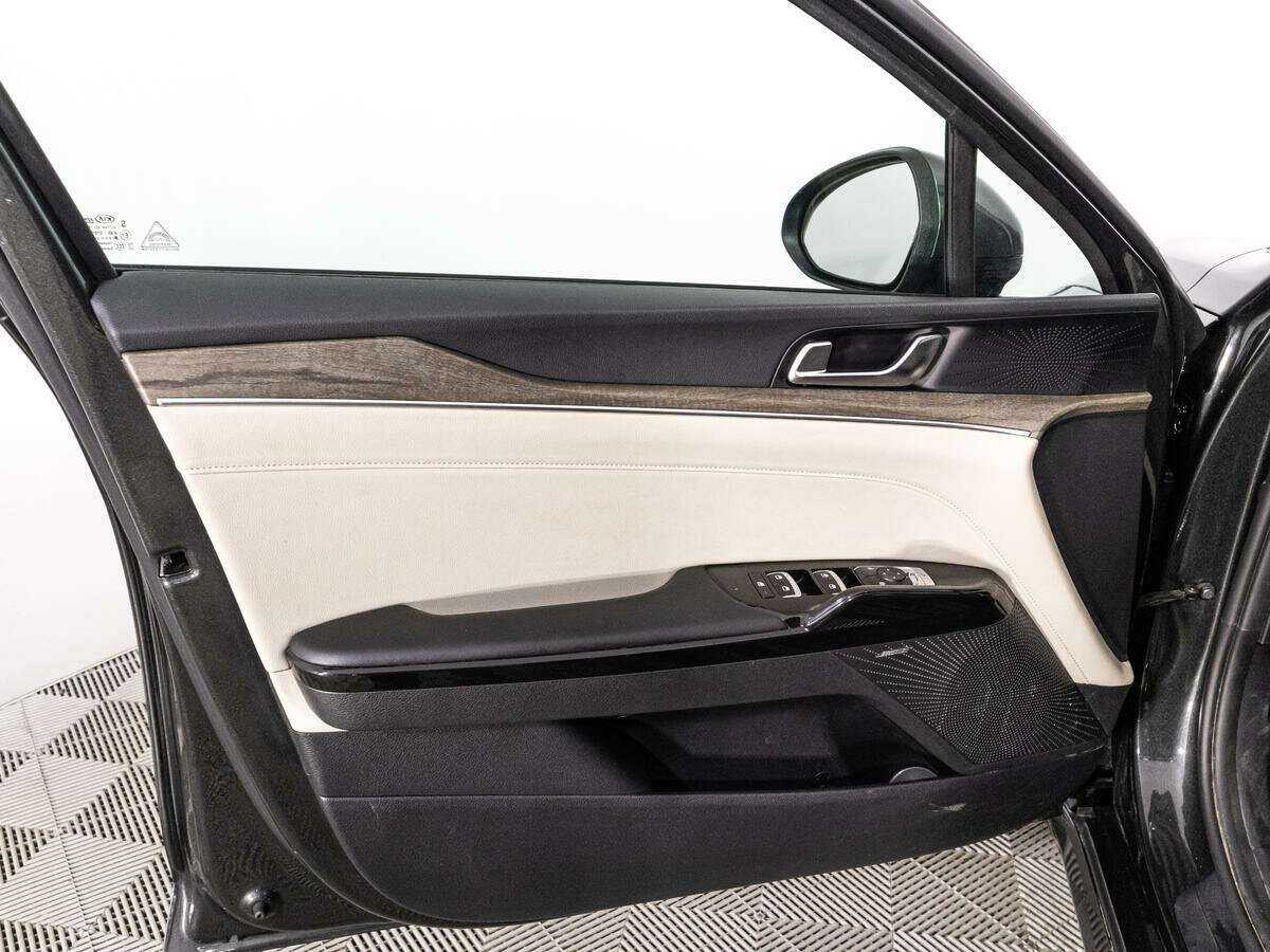 Купить Kia K5 с пробегом. Фото: #24