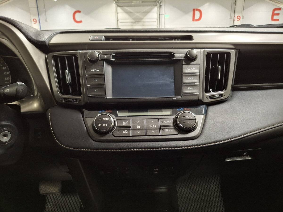 Купить Toyota RAV4 с пробегом. Фото: #14
