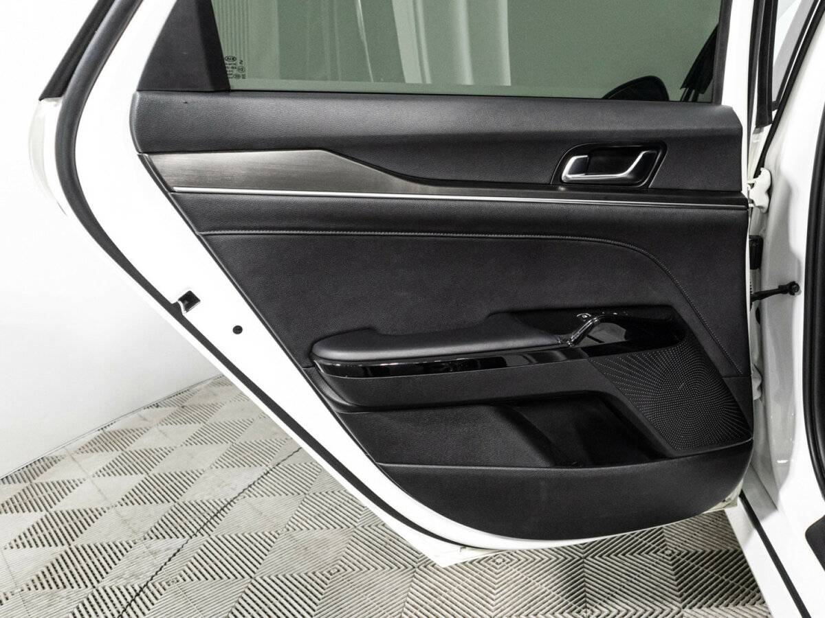 Купить Kia K5 с пробегом. Фото: #25