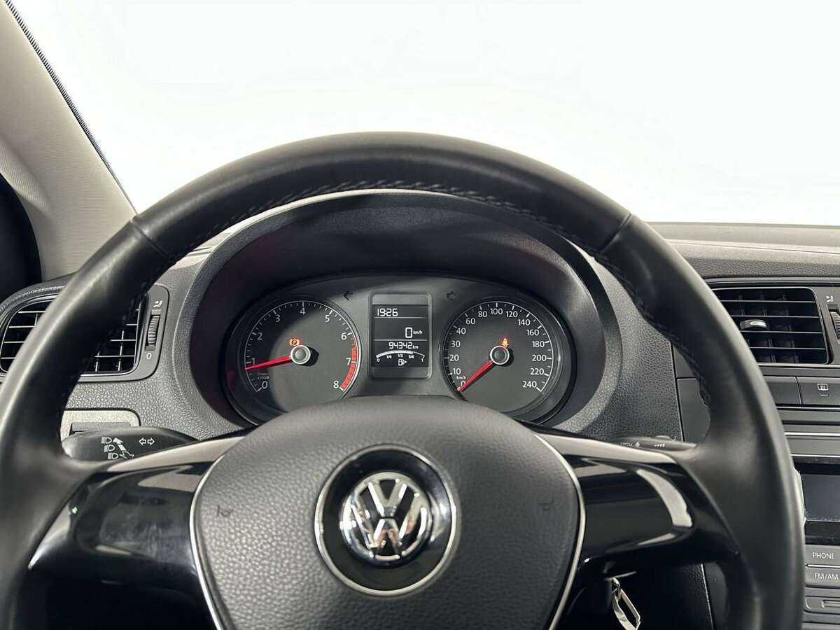 Купить Volkswagen Polo с пробегом. Фото: #10