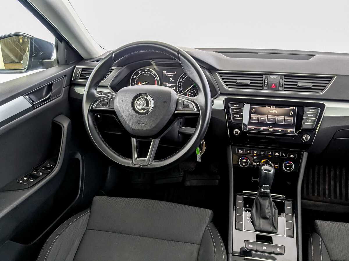 Купить Skoda Superb с пробегом. Фото: #22