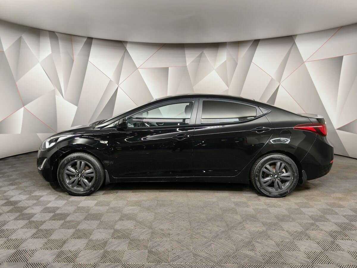 Купить Hyundai Elantra с пробегом. Фото: #4