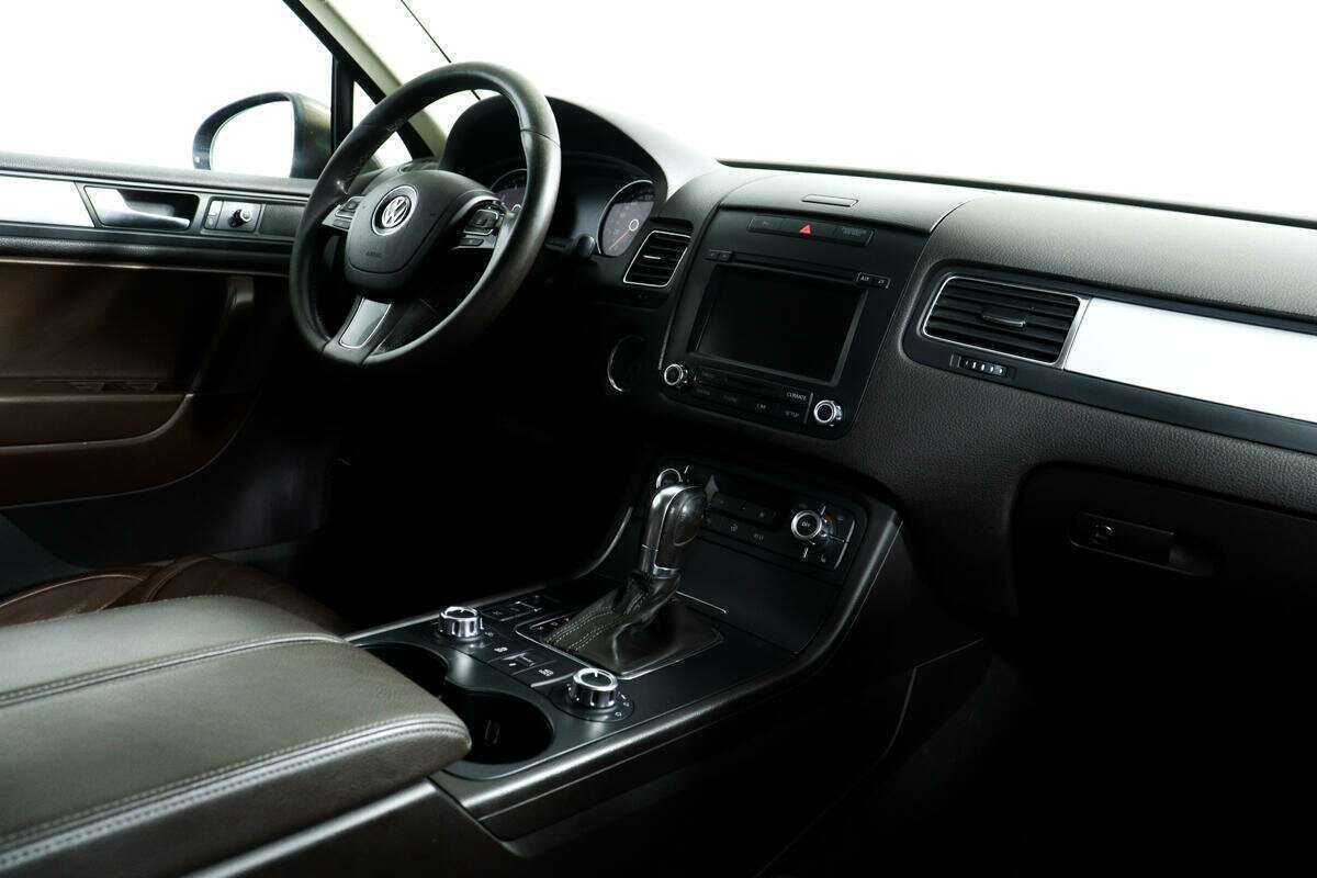 Купить Volkswagen Touareg с пробегом. Фото: #8