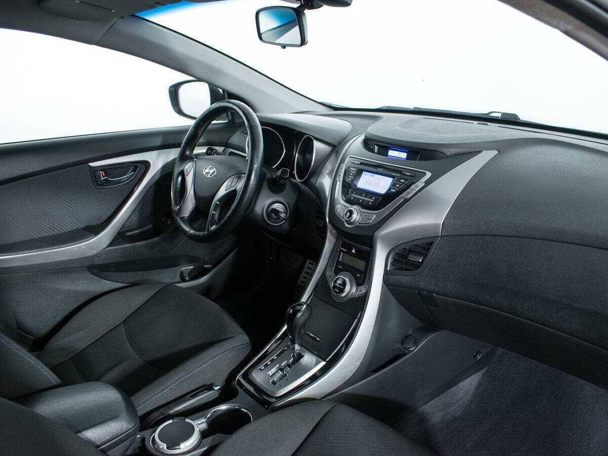 Купить Hyundai Elantra с пробегом. Фото: #8