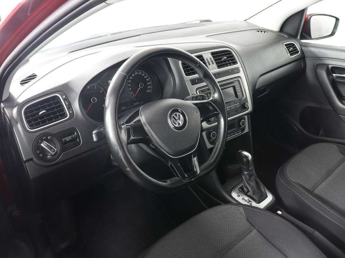 Купить Volkswagen Polo с пробегом. Фото: #4