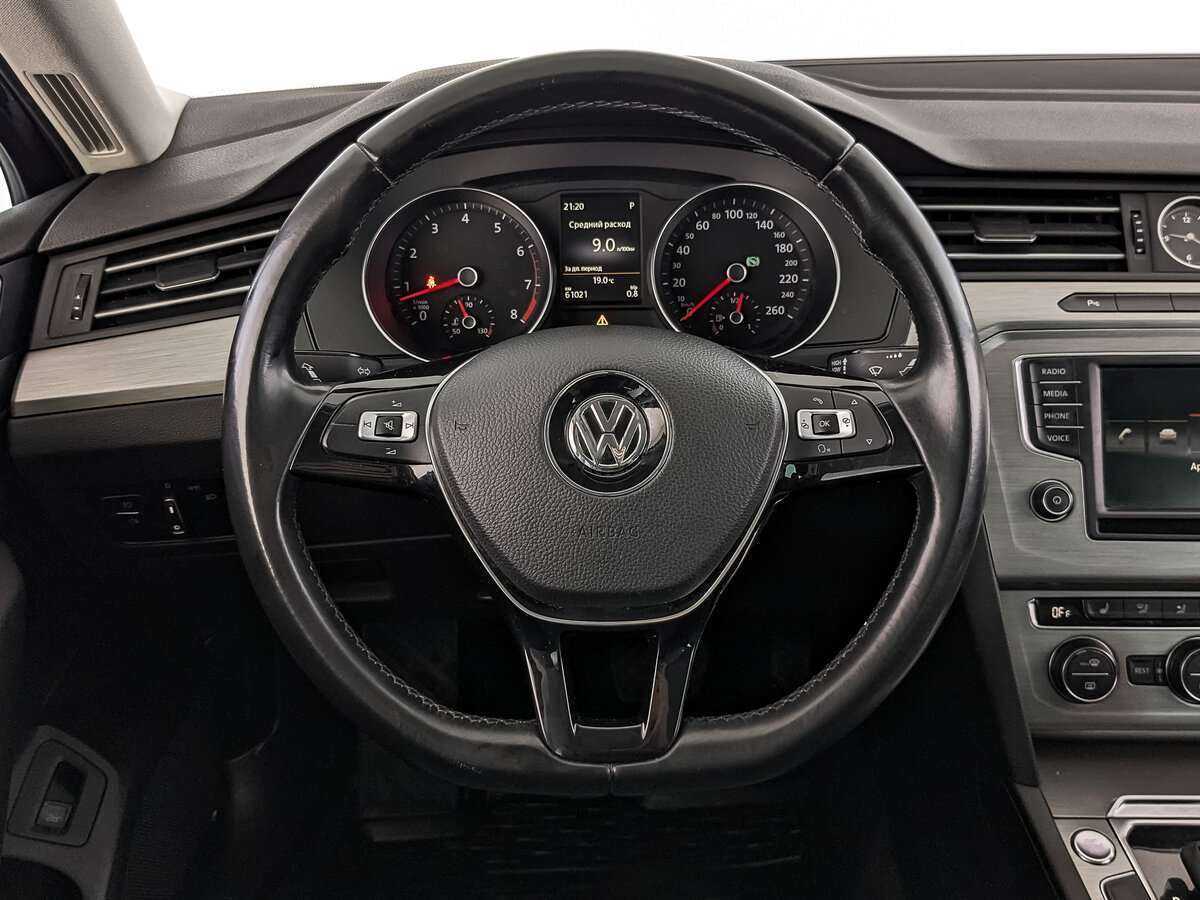 Купить Volkswagen Passat с пробегом. Фото: #16