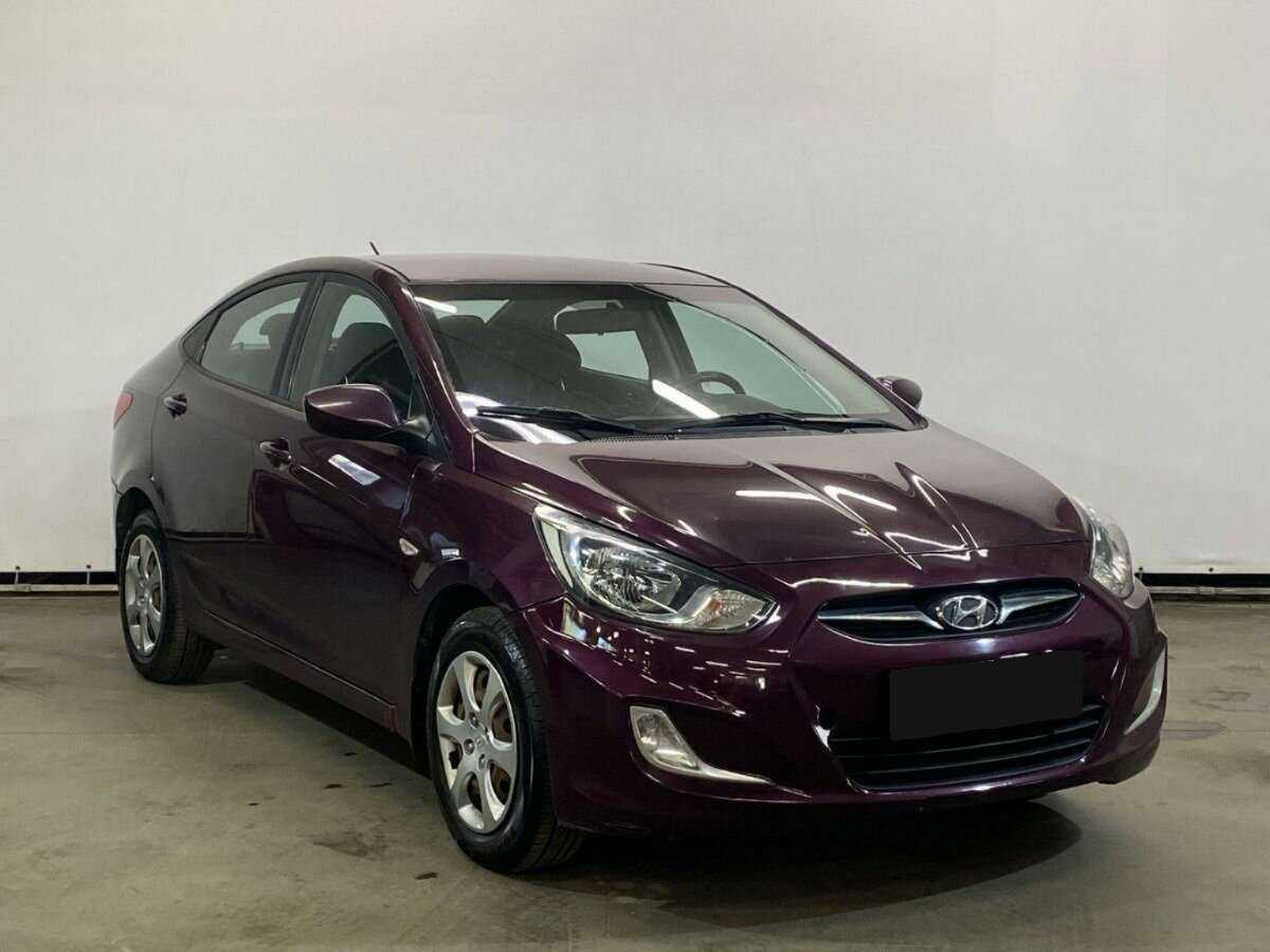 Купить Hyundai Solaris с пробегом. Фото: #2