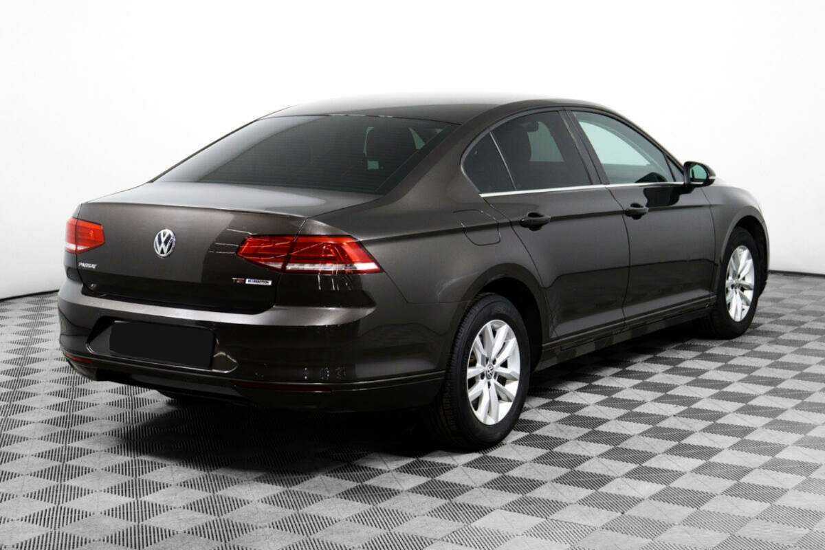 Купить Volkswagen Passat с пробегом. Фото: #4