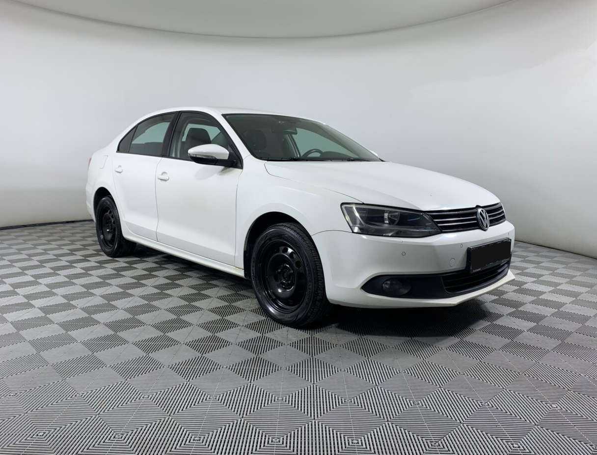 Купить Volkswagen Jetta с пробегом. Фото: #2
