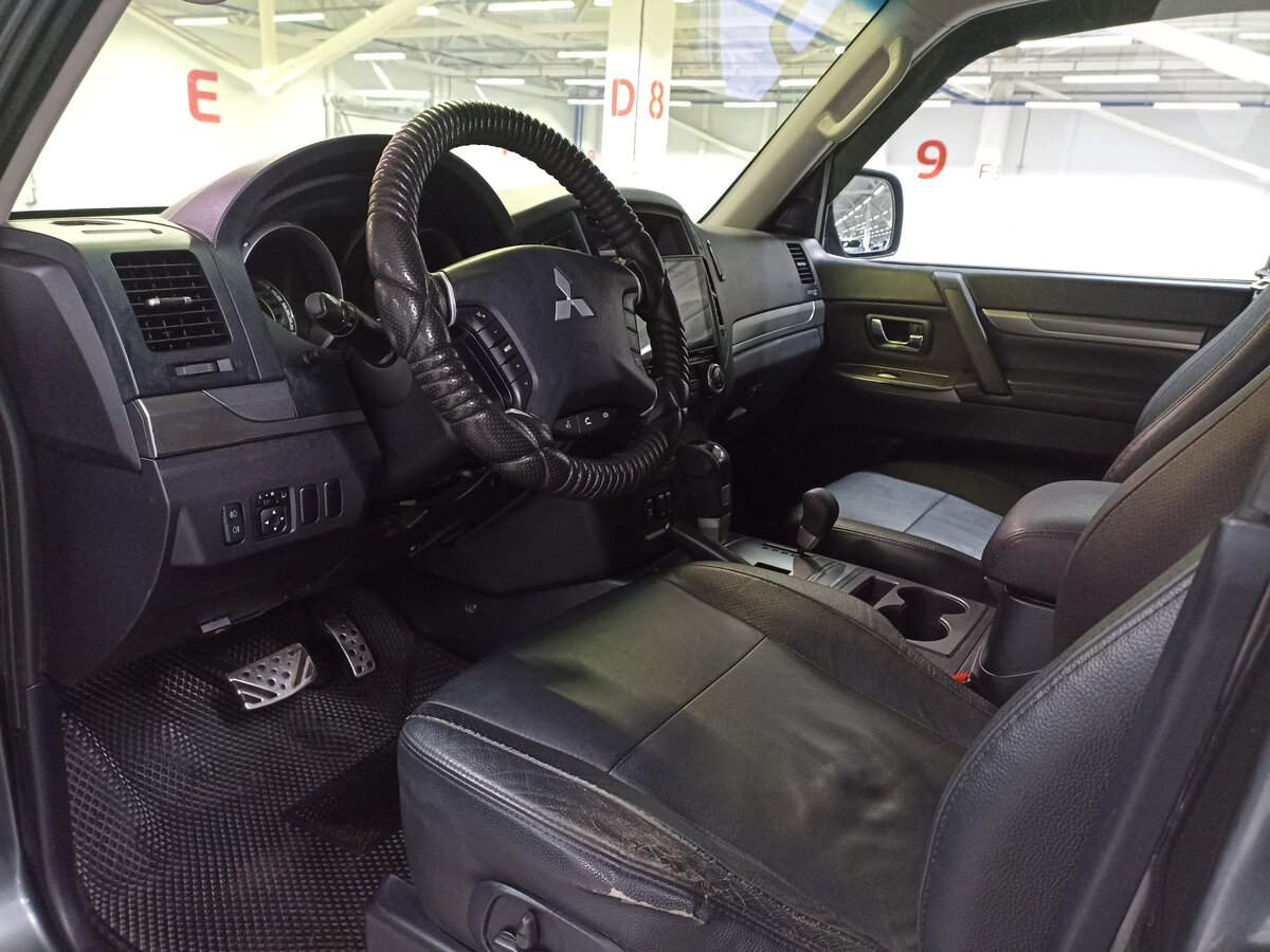 Купить Mitsubishi Pajero с пробегом. Фото: #15
