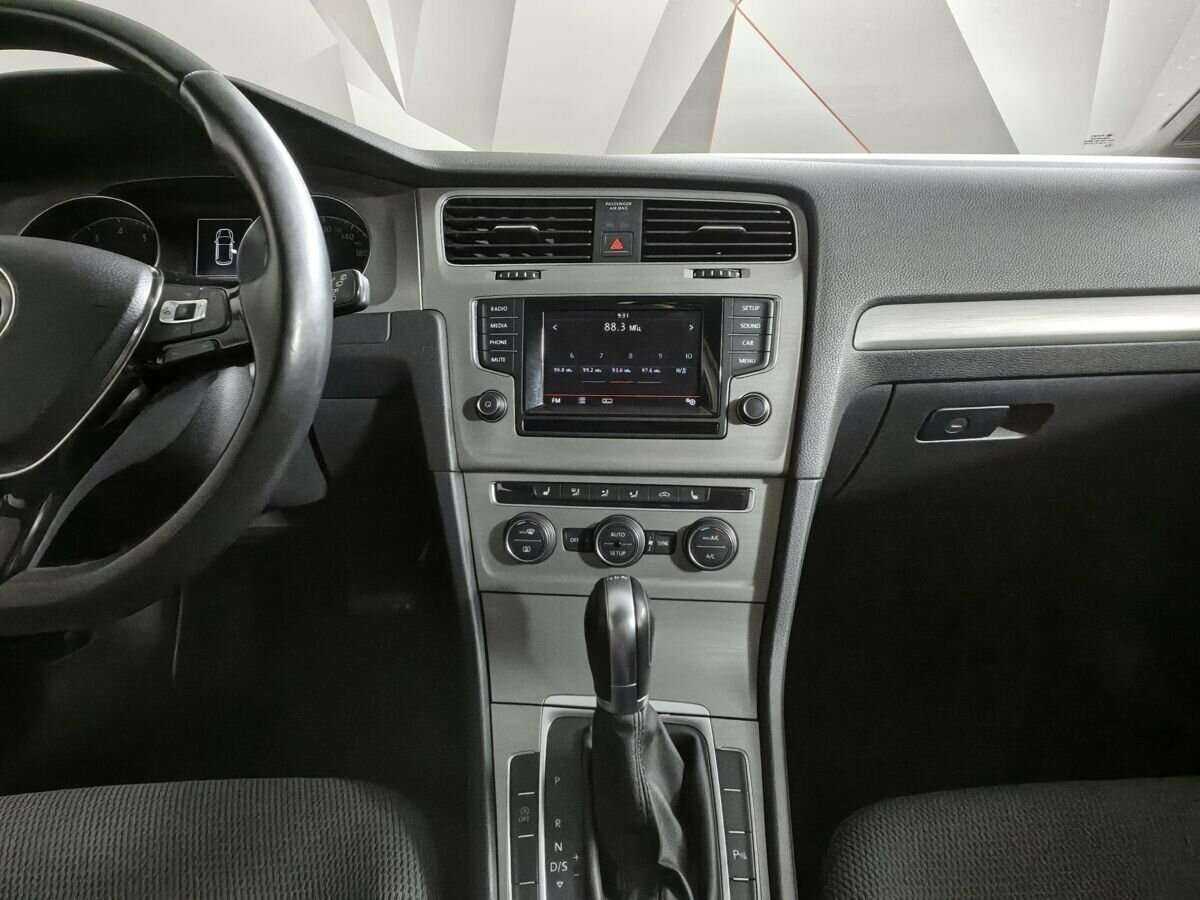 Купить Volkswagen Golf с пробегом. Фото: #10